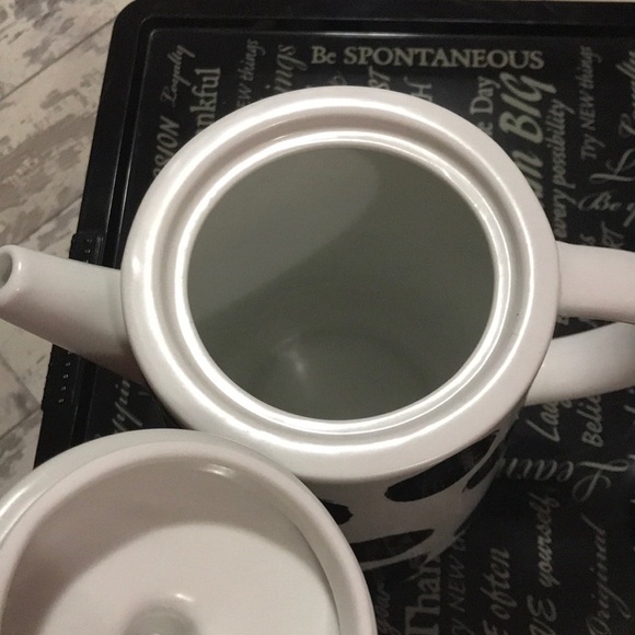 Teapot and mug - Picture 4 of 4